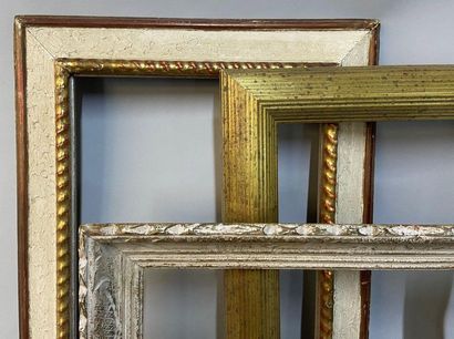 null Three style frames, early 20th century

33 x 25 x 6 cm 

32 x 24 x 5 cm 

29...