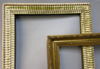 null Two stylish frames

60 x 42 x 7 cm 

52 x 41 x 7 cm 

(Sold as is)