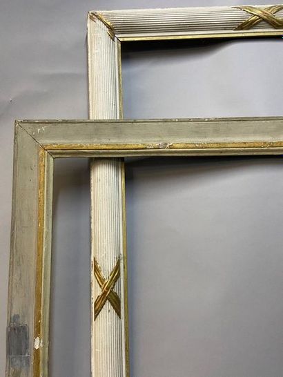 null Two lacquered wooden frames, 19th century

58 x 97 x 7 cm 

53 x 71.5 x 8 cm...