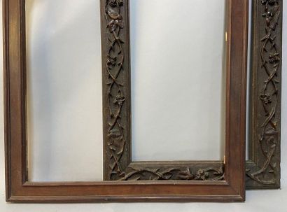 null Two natural wood frames, the top curved, XIXth century.

90,5 x 38 x 9 cm 

90.5...