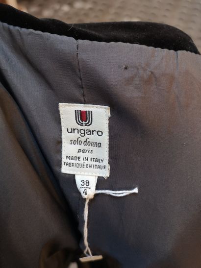 null UNGARO, Solo Donna Paris, Made in Italy, circa 1980

Manteau court en laine...