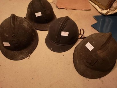 null Militaria Lot 4 French helmets World War I

(sold as is)
