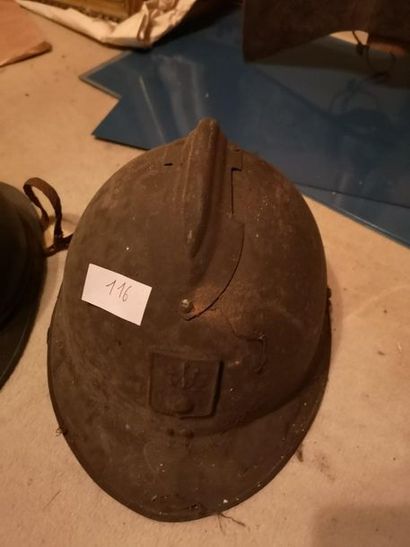 null Militaria Lot 4 French helmets World War I

(sold as is)