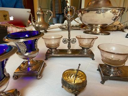 null Lot in silver 950°/°°° including two salting dishes decorated with palmettes....