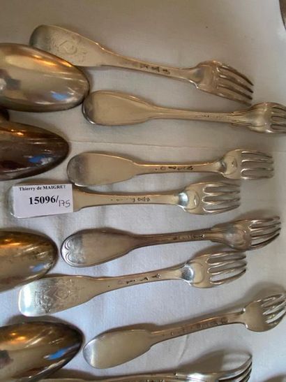 null 950°/°° silver cutlery set including 12 forks and 14 spoons

Punches 18th century,...