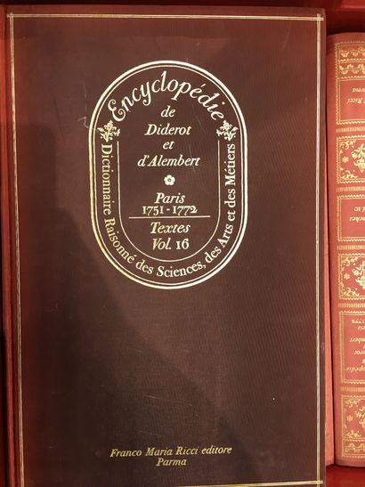 null 
1 caisse de livres reliés modernes Encyclopédie

