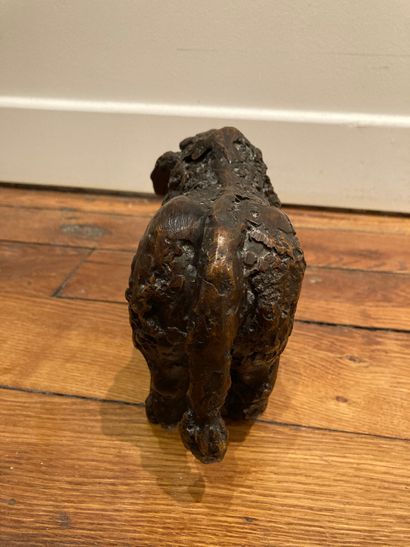  Patinated modern bronze 
Buffalo 
H: 14 cm Lot sold as is 