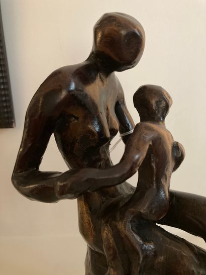 null 
Maternity




Modern bronze signed A Garcia and dated IX 12 2004 




H: 25...