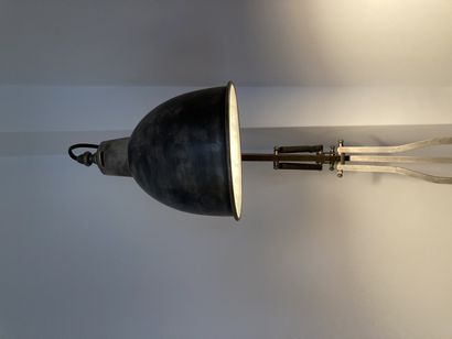 null 
Industrial style modern floor lamp




H: 182 cm (adjustable)

Lot sold as...