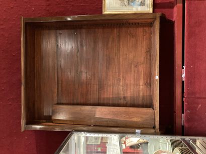 null 
PAIR OF LIBRARIES In mahogany, with three adjustable shelves; H.: 140 cm; W.:...