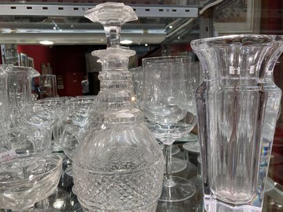 null 
BACCARAT, LALLIQUE and SAINT LOUIS. 

Lot of about 2 pitchers, three vases,...