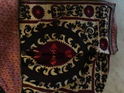 Suzani embroidered 
300x120 cm (very worn,...