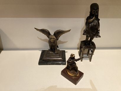 null 
Statuette of hunter in bronze, H: 13 cm




Girl in bronze, style 1900, H:...