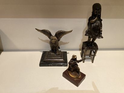 null 
Statuette de chasseur en bronze, H : 13 cm




Fillette en bronze, style 1900,...