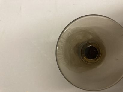 null 
DAUM, France Partie de service de verres En verre teinté marron, le fût en...