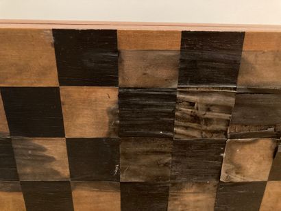  Inlaid checkerboard with tokens, buckets And two dice (worn) 
A very damaged face...