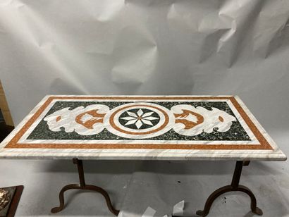  Marble and wrought iron coffee table 
H:...