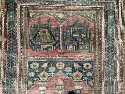 null 
Carpet with architectural decoration




123 x 90 cm

Lot sold as is
