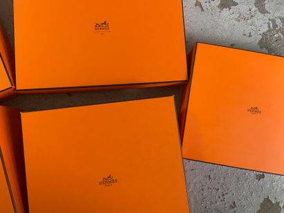 null 
pack of 5 orange boxes




(sold as is)
