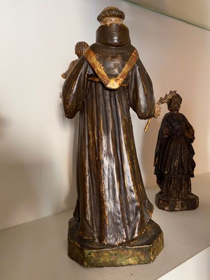 null Set of wooden figurines 

Nine various statuettes: Virgin with Child and Figure...