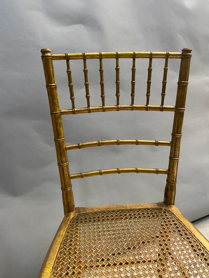 null Paire de chaises bambou dorées

83 x 40 x 34 cm

(vendu en l'état)

(GARDE-MEUBLE...