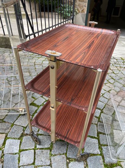 null Two shelves and a rolling table on wheels

(sold as is)

(FURNITURE STORAGE...