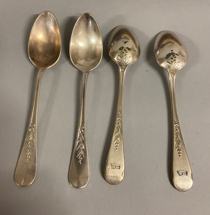 null 
Silver plated metal set including a set of 4 small silver plated metal teaspoons...