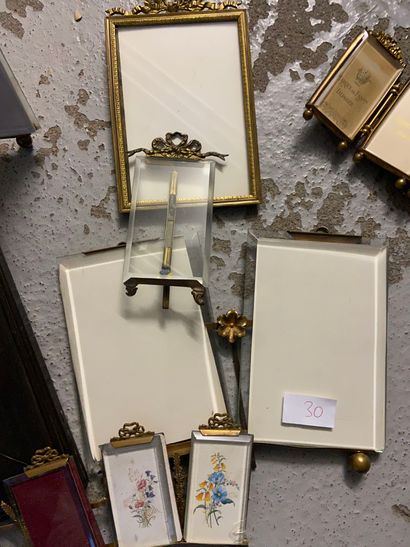 null Set of small metal frames in various sizes

(sold as is)
