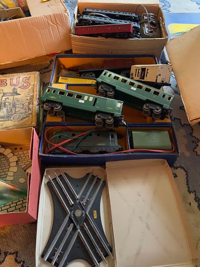 null Lot Hornby trains and meccano

(sold as is)