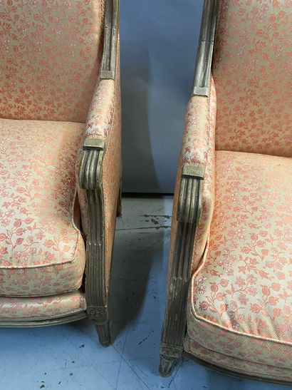 null Paire de marquises style Louis XVI, garniture couleur saumon

84 x 90 x 53 cm...