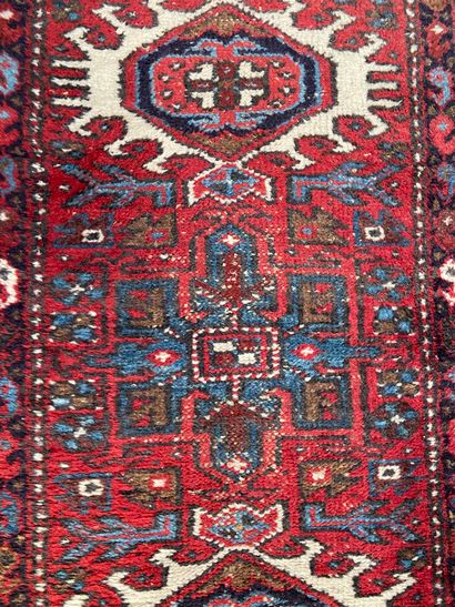 null Gallery carpet with geometric decoration on a red background 

160 x 54 cm

(sold...