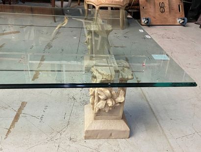 null Table basse en verre, 4 pieds support en pierre

Dim : 120 x 160 cm 

(vendu...