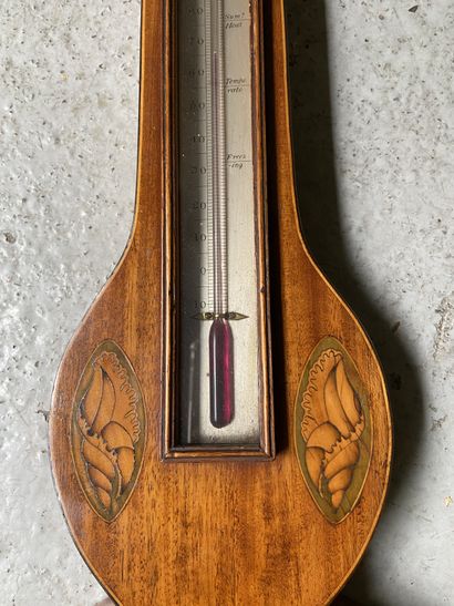 null English Barometer 

late 19th, early 20th century 

H: 98 cm 

(sold as is)