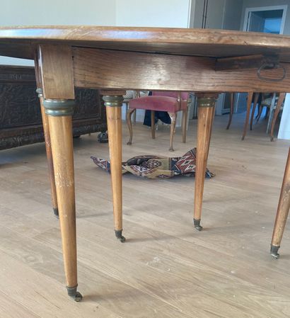 null Table ronde de salon en bois naturel sur roulette pliable 

Diam : 124 cm

(vendu...
