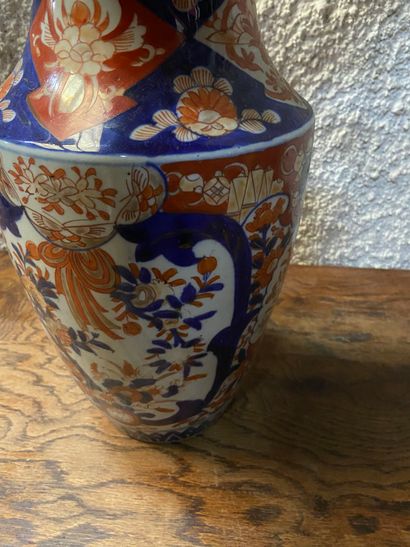 null Vase imari en porcelaine monté en lampe

H du vase : 32,5 cm 

(vendu en l'...