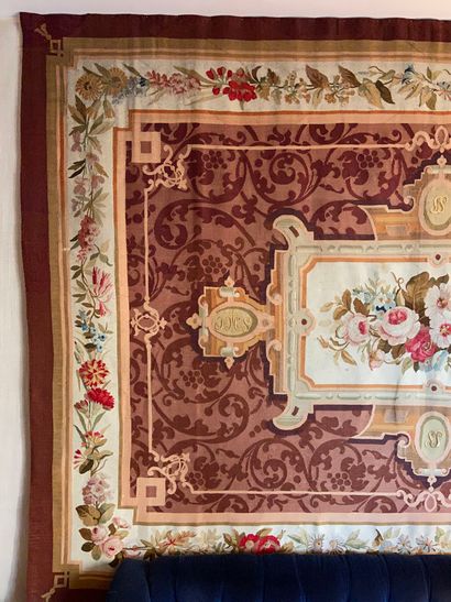 null Tapestry with flower decoration

Late 19th century

180 x 249 cm

(FURNITURE...