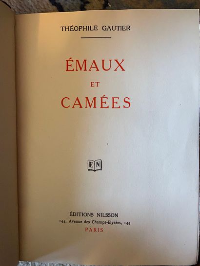 null Quatre volumes illustrés et reliés : Baudelaire, Gauthier, Musset et Voltaire....