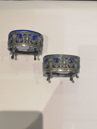 null Pair of silver salerons 950°/°° decorated with putti with mirror and flowery...