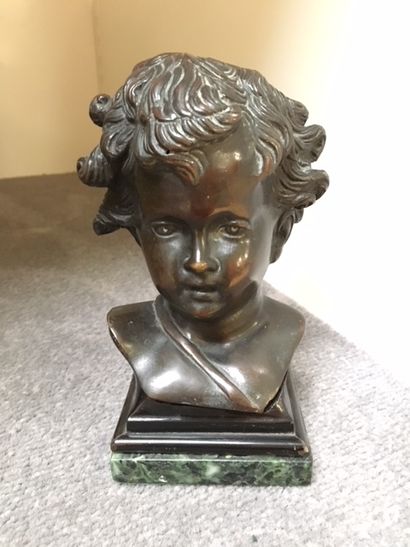 null Petit buste d'enfant en bronze, bas en marbre vert, H : 16 cm