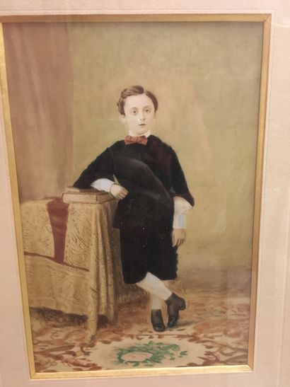 null Ecole du XIXème et du XXème

Portrait d'homme assis en redingote (gravure réhaussée),...