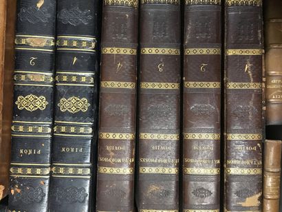 null 
2 manettes de volumes reliés dont : La jeunesse d’Henri IV, Gyp, Ovide, Piron,...