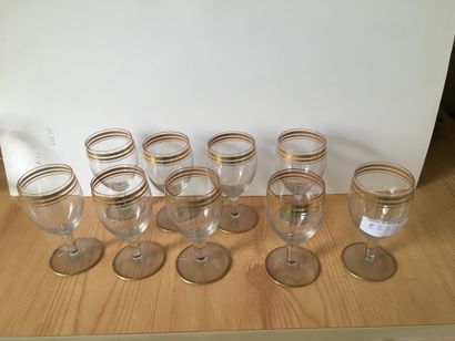 null Lot de verres à pied en cristal BACCARAT, bordure à filets dorés (9 verres)