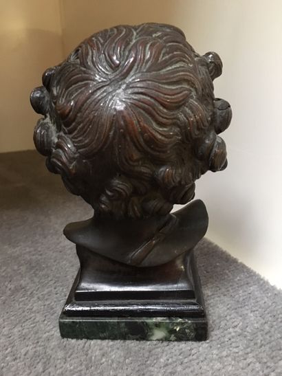 null Petit buste d'enfant en bronze, bas en marbre vert, H : 16 cm