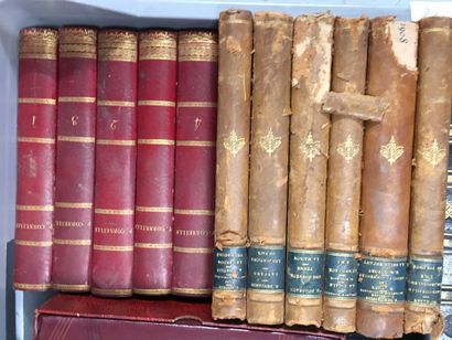 null 
2 manettes de volumes reliés dont : La jeunesse d’Henri IV, Gyp, Ovide, Piron,...