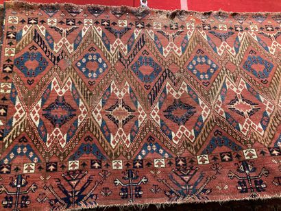 null 
Four Persian carpets (bad condition)

80x 150 - 80x 130- 160 x 120 - 90 x 150...