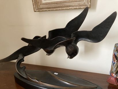 null J.B. LEONARDTwo seagullsBronze, cast iron Marcel GuillemardWith dedication to...