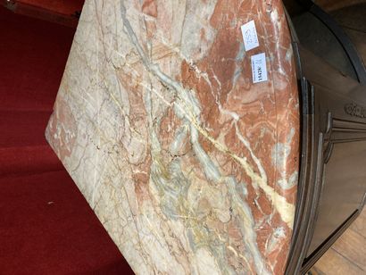 null 
Corner in walnut 18th century Marble top

H: 98 - W: 98 - D: 66 cm

Lot sold...