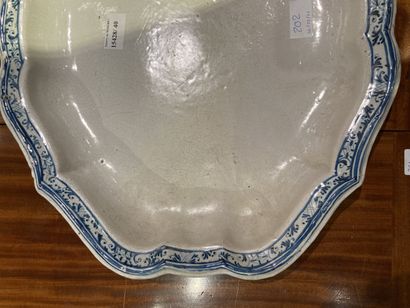 null 
Large earthenware dish from the South of France

Length: 48 cm

Accidents,...
