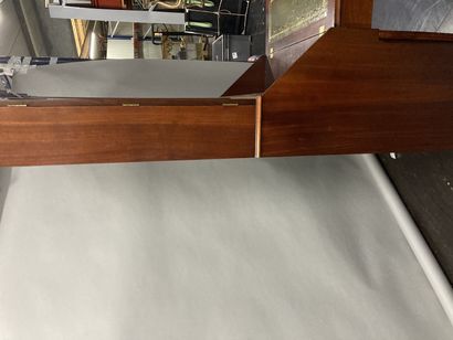 null Veneer scribbling desk (reassembly) 

English style work

H: 198 - W: 80 - D:...