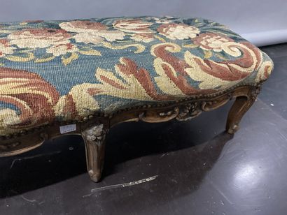 null Small bench formerly lacquered in carved wood, upholstered with floral decoration...